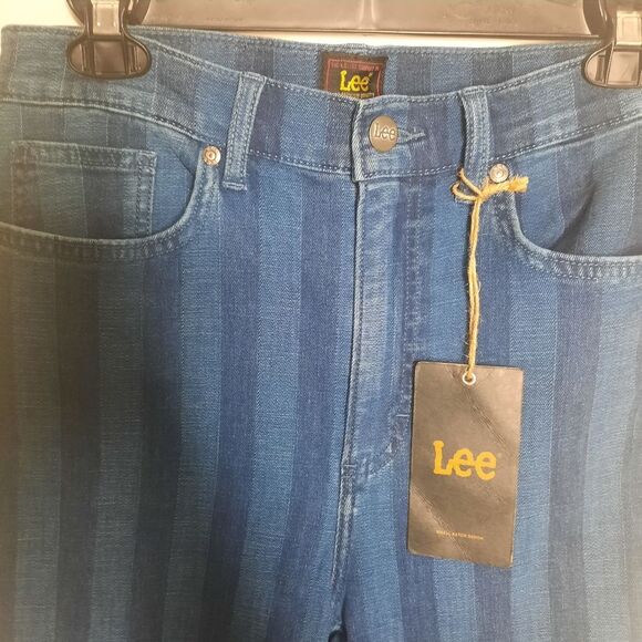 Lee Hi-Rise Flare Jeans in Mid stripes Size 29×33 NWT - Picture 6 of 8